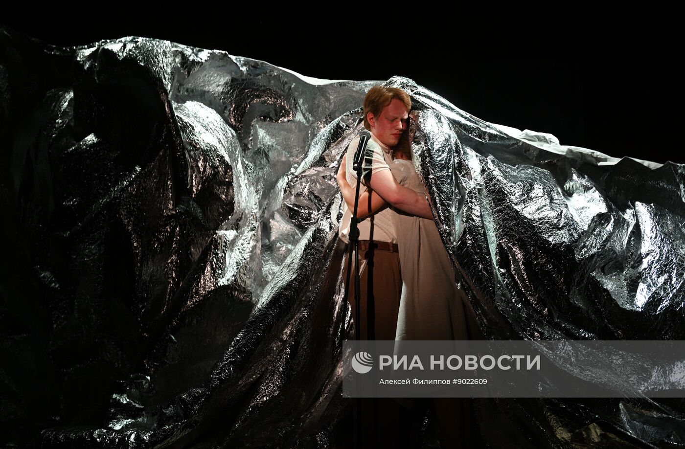 Спектакль "Молодость все простит" в Театре на Таганке 