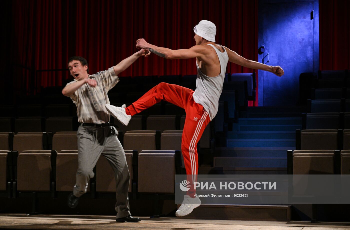 Спектакль "Молодость все простит" в Театре на Таганке 