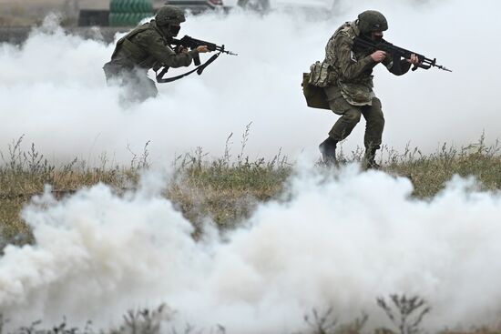 Военно-патриотическая акция "СВОи приходят на помощь" в Ростовской области