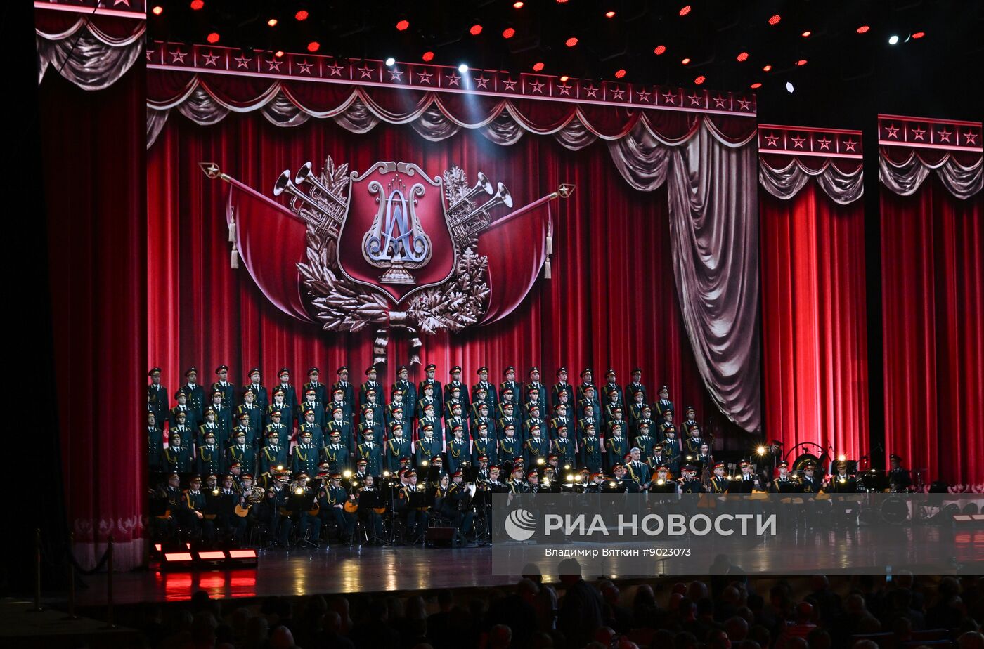 Концерт Академического ансамбля песни и пляски Российской армии им. А.В. Александрова