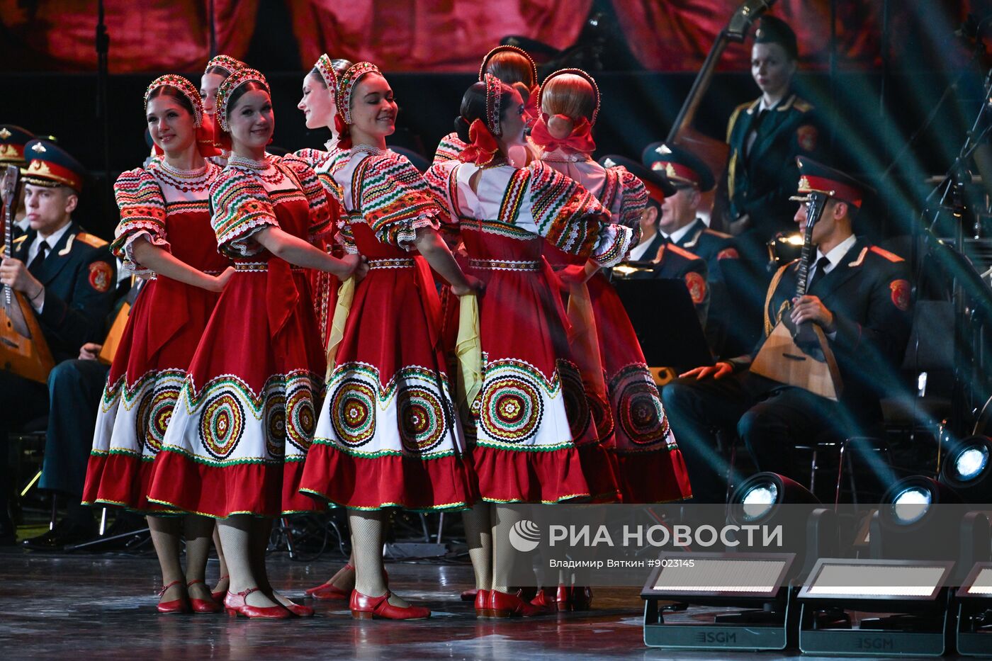 Концерт Академического ансамбля песни и пляски Российской армии им. А.В. Александрова