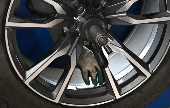 Сезонный шиномонтаж в Красноярске