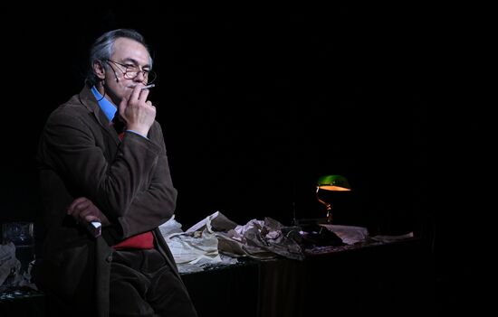 Спектакль "Ося. Иосиф. Joseph" в Театре Маяковского в Москве