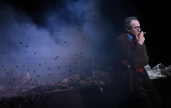 Спектакль "Ося. Иосиф. Joseph" в Театре Маяковского в Москве