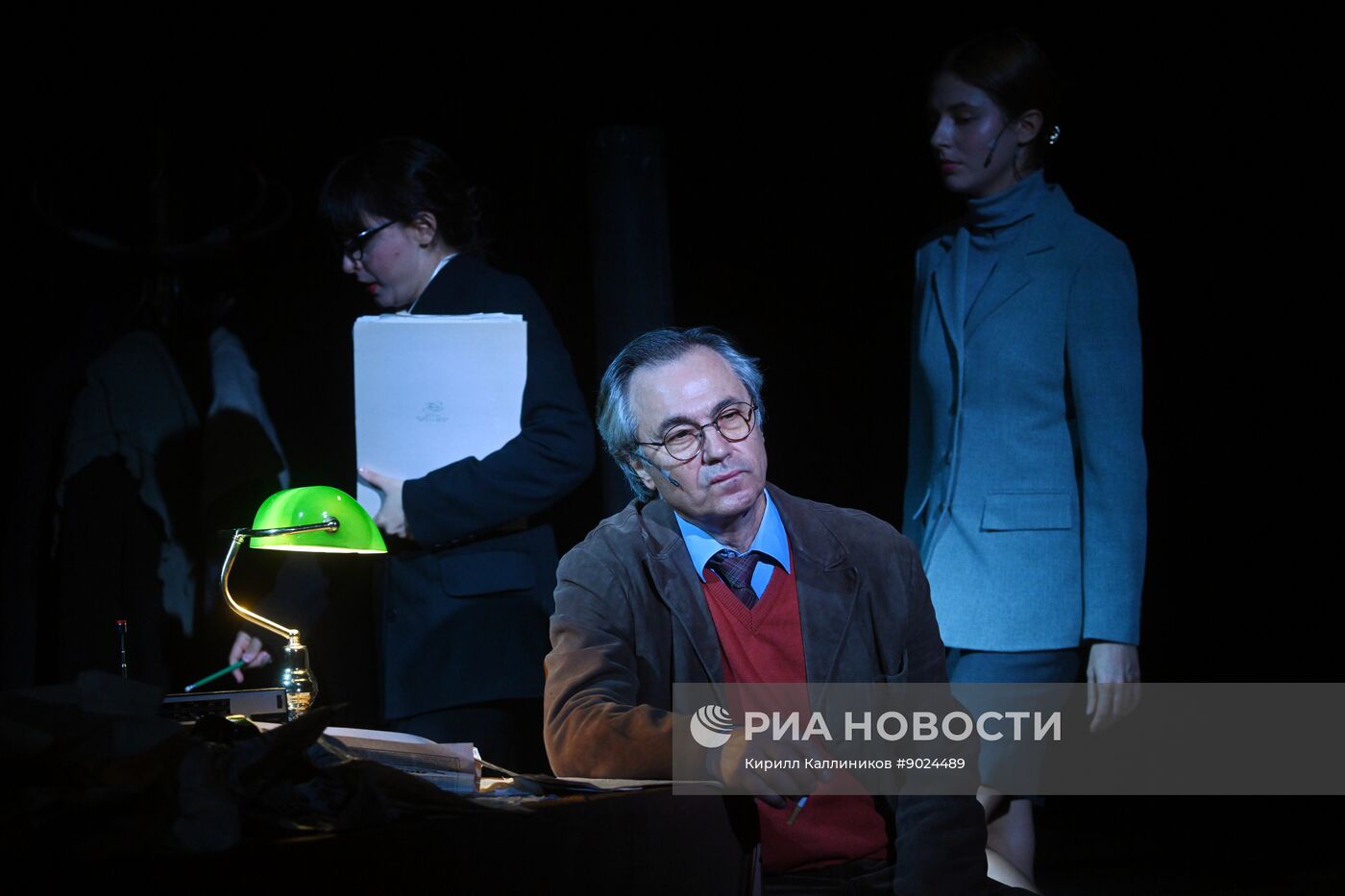 Спектакль "Ося. Иосиф. Joseph" в Театре Маяковского в Москве
