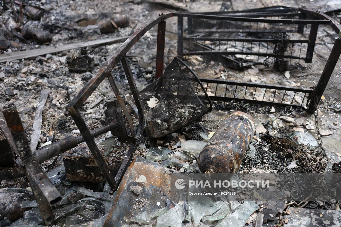 Последствия удара со стороны ВСУ по ТЦ "Сигма" в Донецке