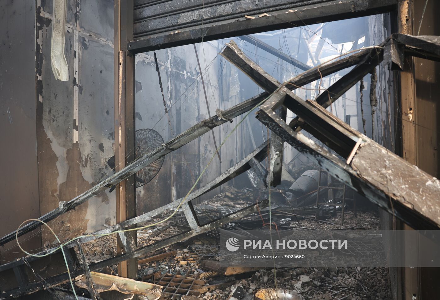 Последствия удара со стороны ВСУ по ТЦ "Сигма" в Донецке