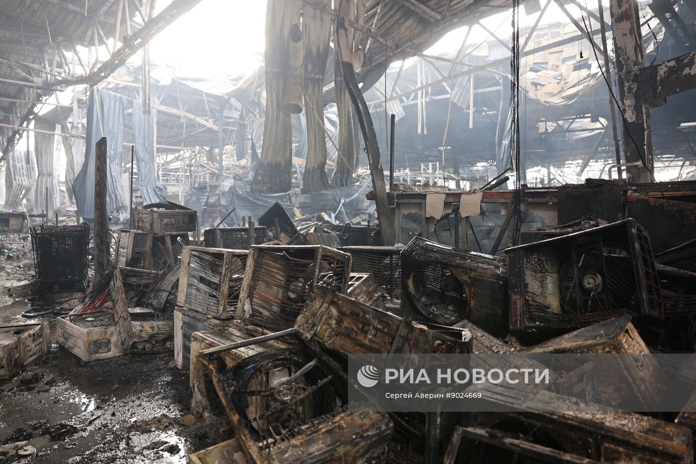 Последствия удара со стороны ВСУ по ТЦ "Сигма" в Донецке