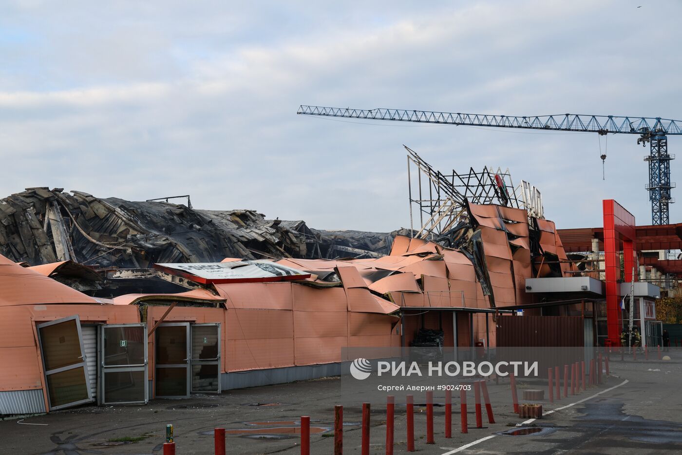 Последствия удара со стороны ВСУ по ТЦ "Сигма" в Донецке