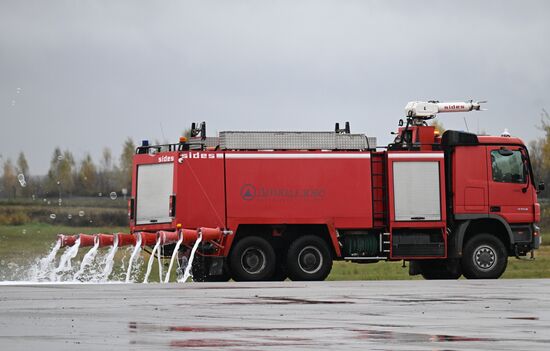 Учения аварийно-спасательных служб в аэропорту "Домодедово"