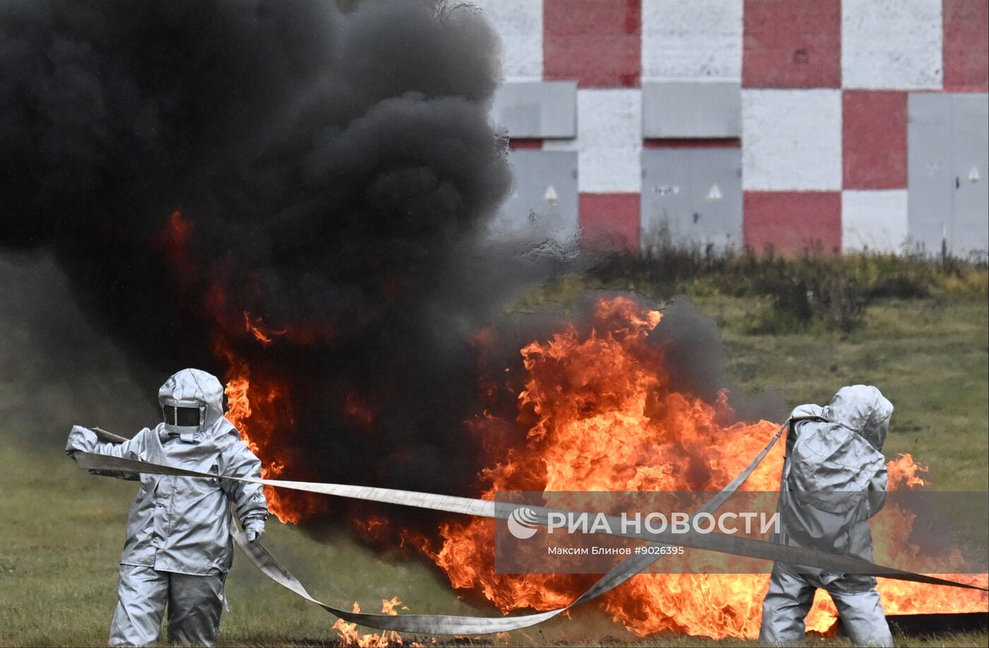 Учения аварийно-спасательных служб в аэропорту "Домодедово"