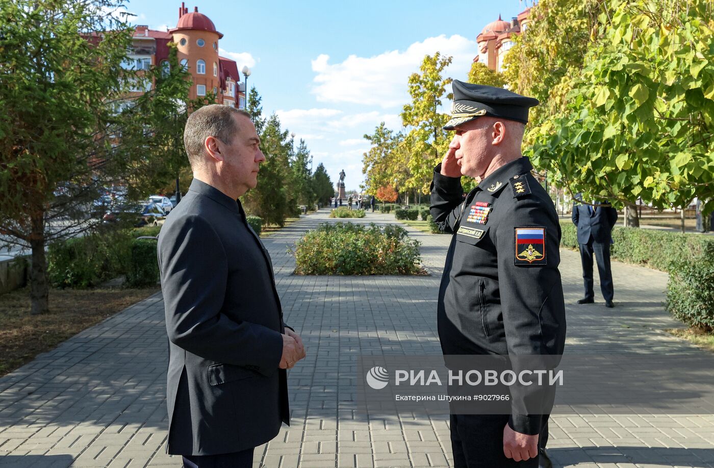 Рабочая поездка зампреда Совбеза РФ Дмитрия Медведева в Южный федеральный округ