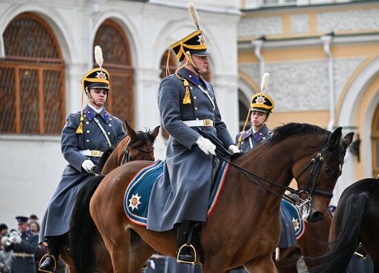 Церемония развода пеших и конных караулов Президентского полка
