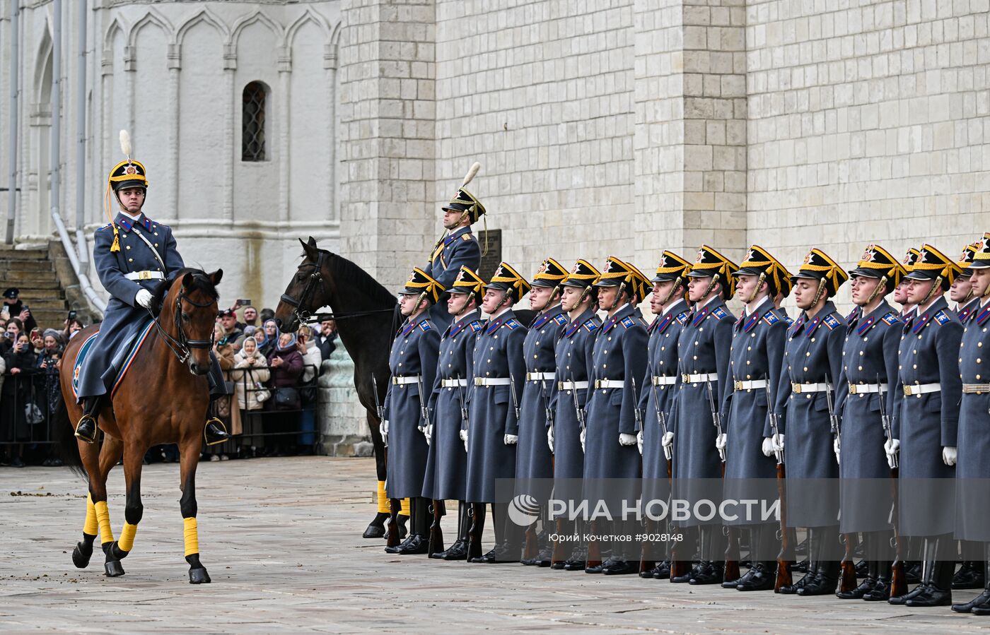 Церемония развода пеших и конных караулов Президентского полка