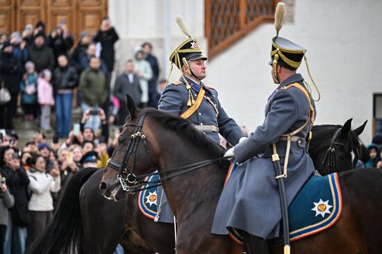 Церемония развода пеших и конных караулов Президентского полка