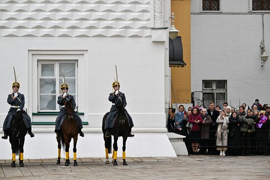 Церемония развода пеших и конных караулов Президентского полка