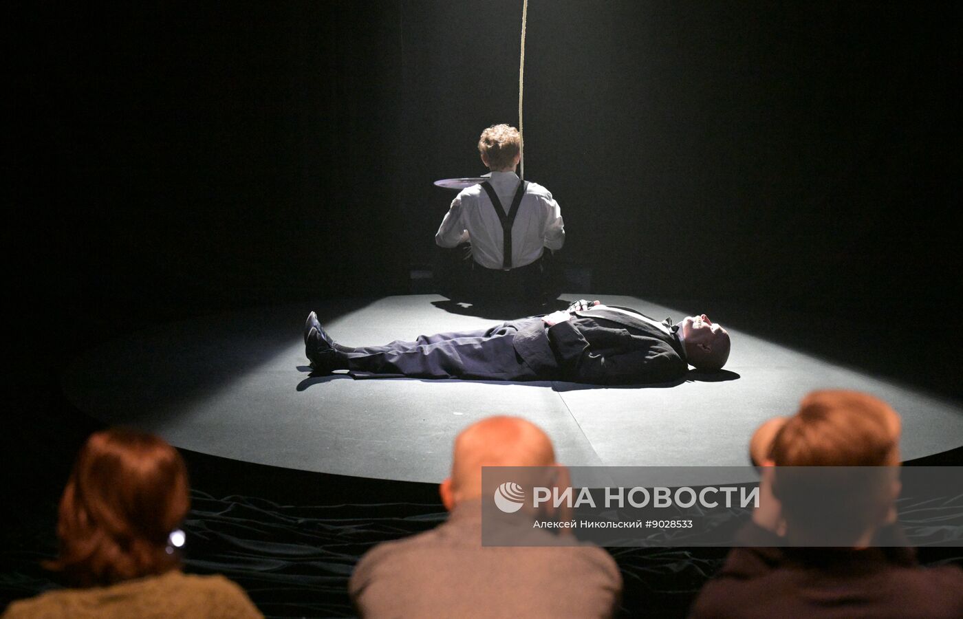 Спектакль "Старик и море" в театре "Мастерская П.Н. Фоменко"