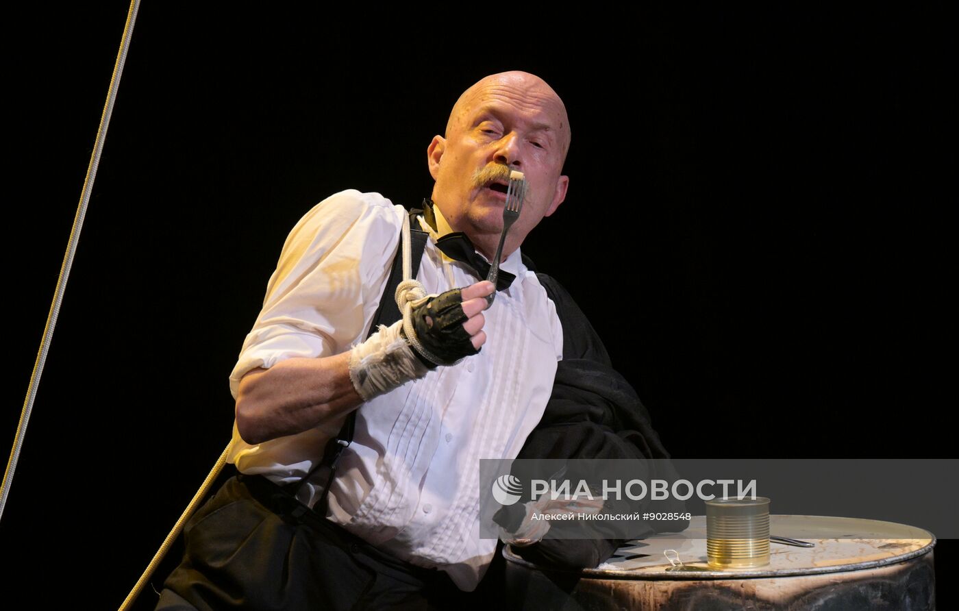 Спектакль "Старик и море" в театре "Мастерская П.Н. Фоменко"