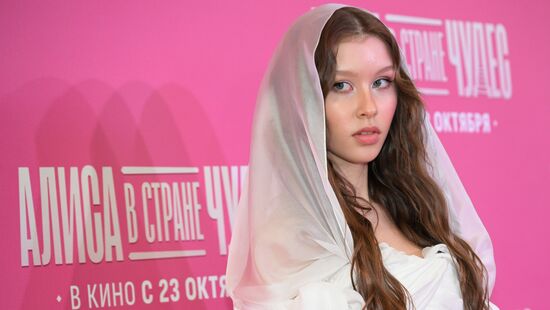 Премьера фильма "Алиса в Стране чудес" в Москве
