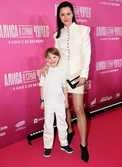 Премьера фильма "Алиса в Стране чудес" в Москве