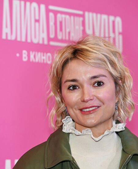 Премьера фильма "Алиса в Стране чудес" в Москве