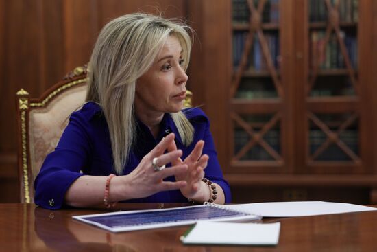 Президент Владимир Путин встретился с главой Росприроднадзора Светланой Радионовой