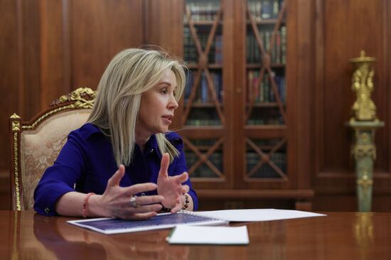 Президент Владимир Путин встретился с главой Росприроднадзора Светланой Радионовой