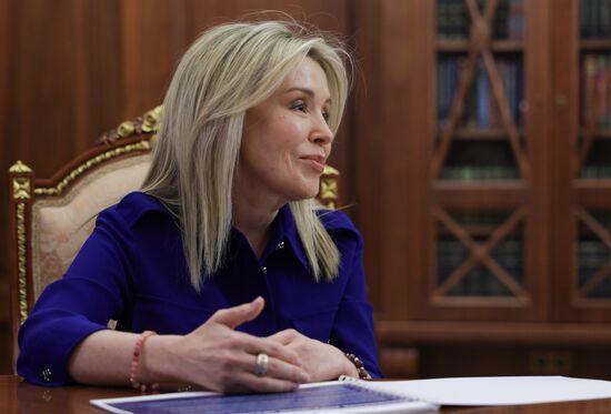 Президент Владимир Путин встретился с главой Росприроднадзора Светланой Радионовой