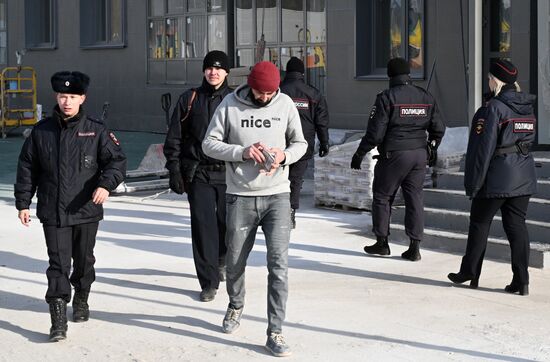 Рейд в Красноярске по выявлению незаконных мигрантов