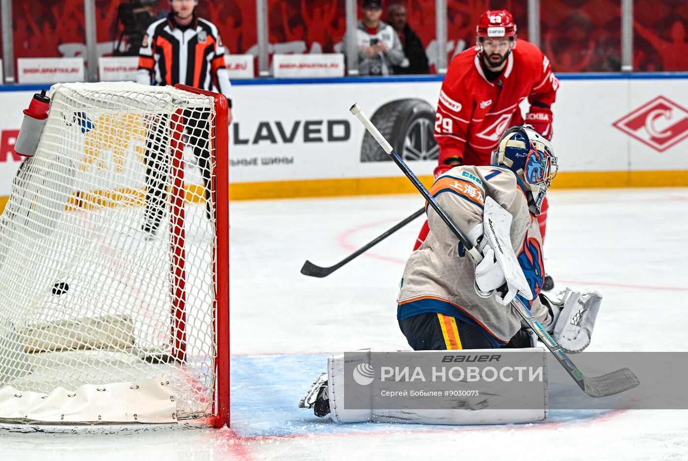 Хоккей. КХЛ. "Спартак" (Москва) - "Драконы" (Шанхай)