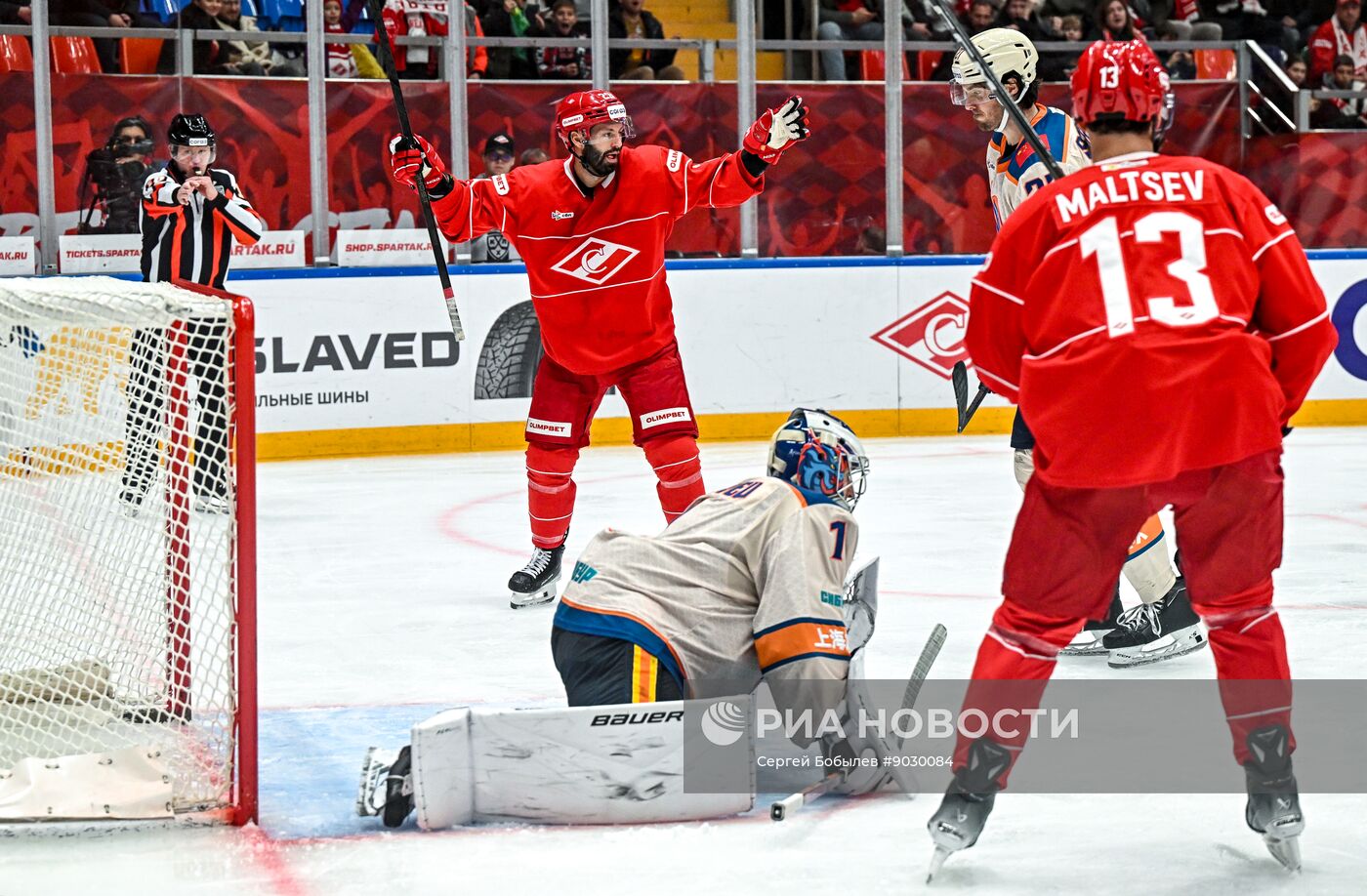 Хоккей. КХЛ. "Спартак" (Москва) - "Драконы" (Шанхай)