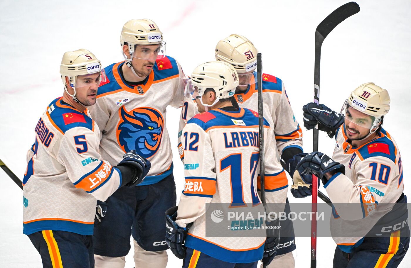 Хоккей. КХЛ. "Спартак" (Москва) - "Драконы" (Шанхай)