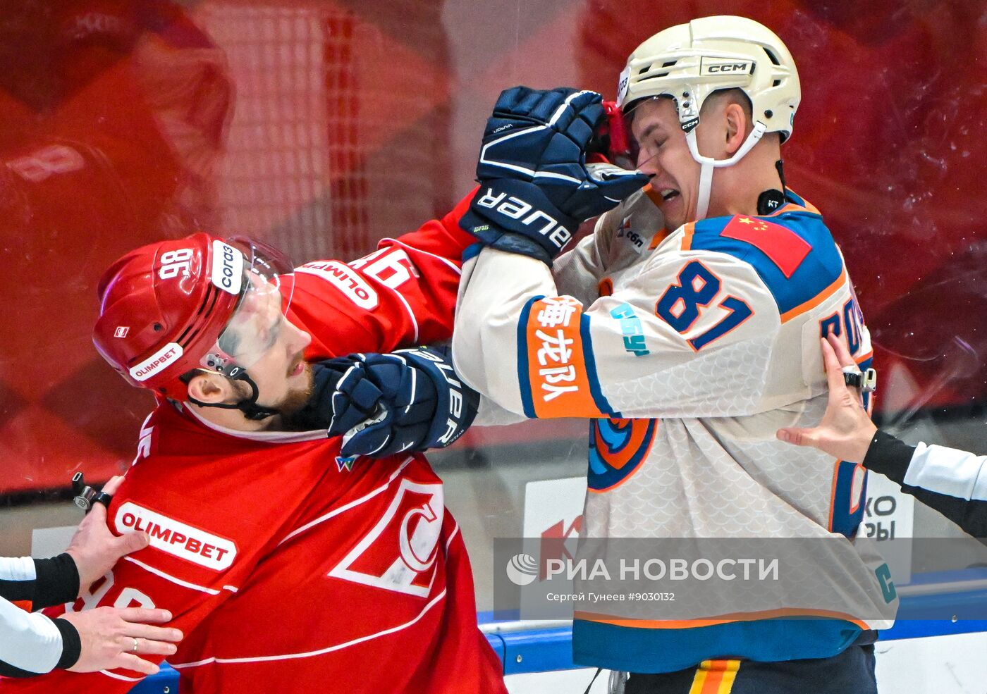 Хоккей. КХЛ. "Спартак" (Москва) - "Драконы" (Шанхай)