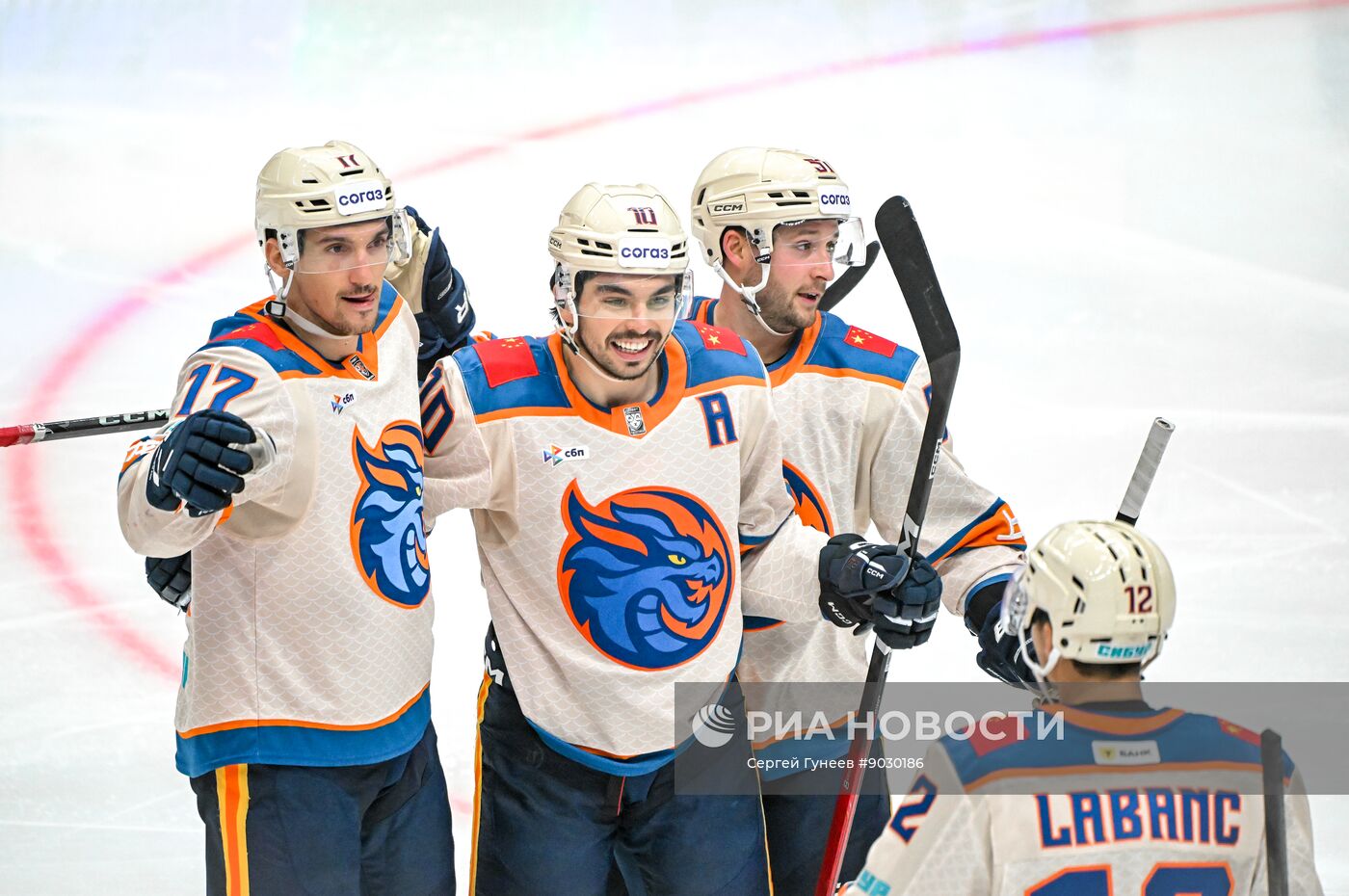 Хоккей. КХЛ. "Спартак" (Москва) - "Драконы" (Шанхай)