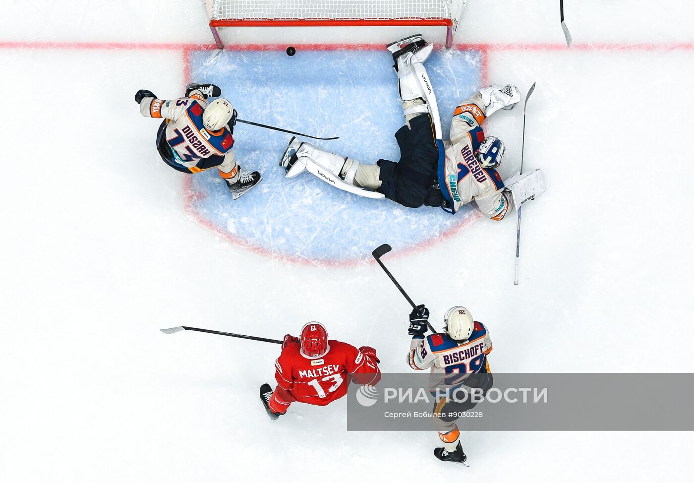 Хоккей. КХЛ. "Спартак" (Москва) - "Драконы" (Шанхай)