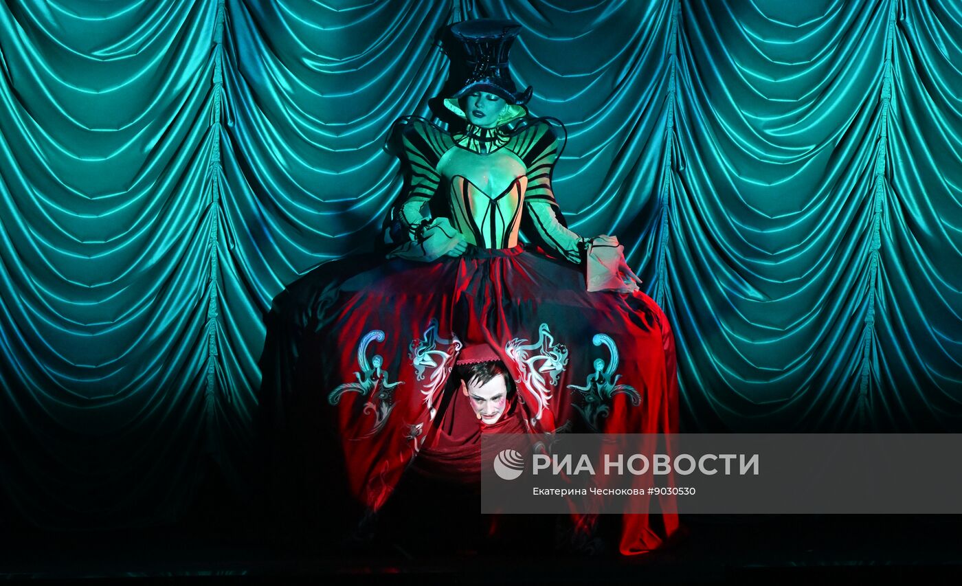 Спектакль "Abracadabra" в театре Crave в Москве