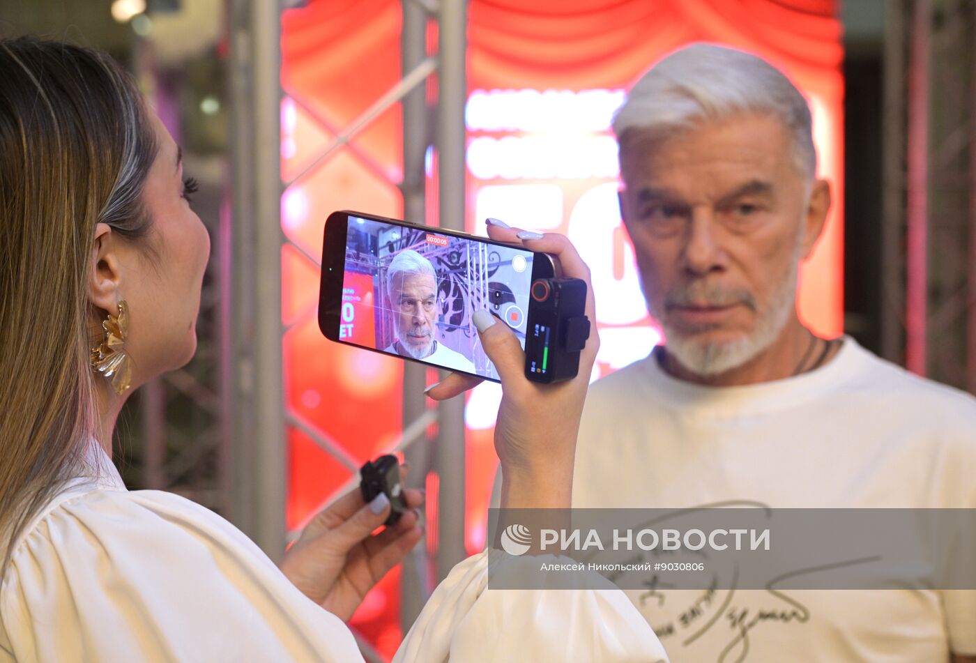 Концерт "Страна талантов" в Москве в честь 50-летия ансамбля "Русская песня"