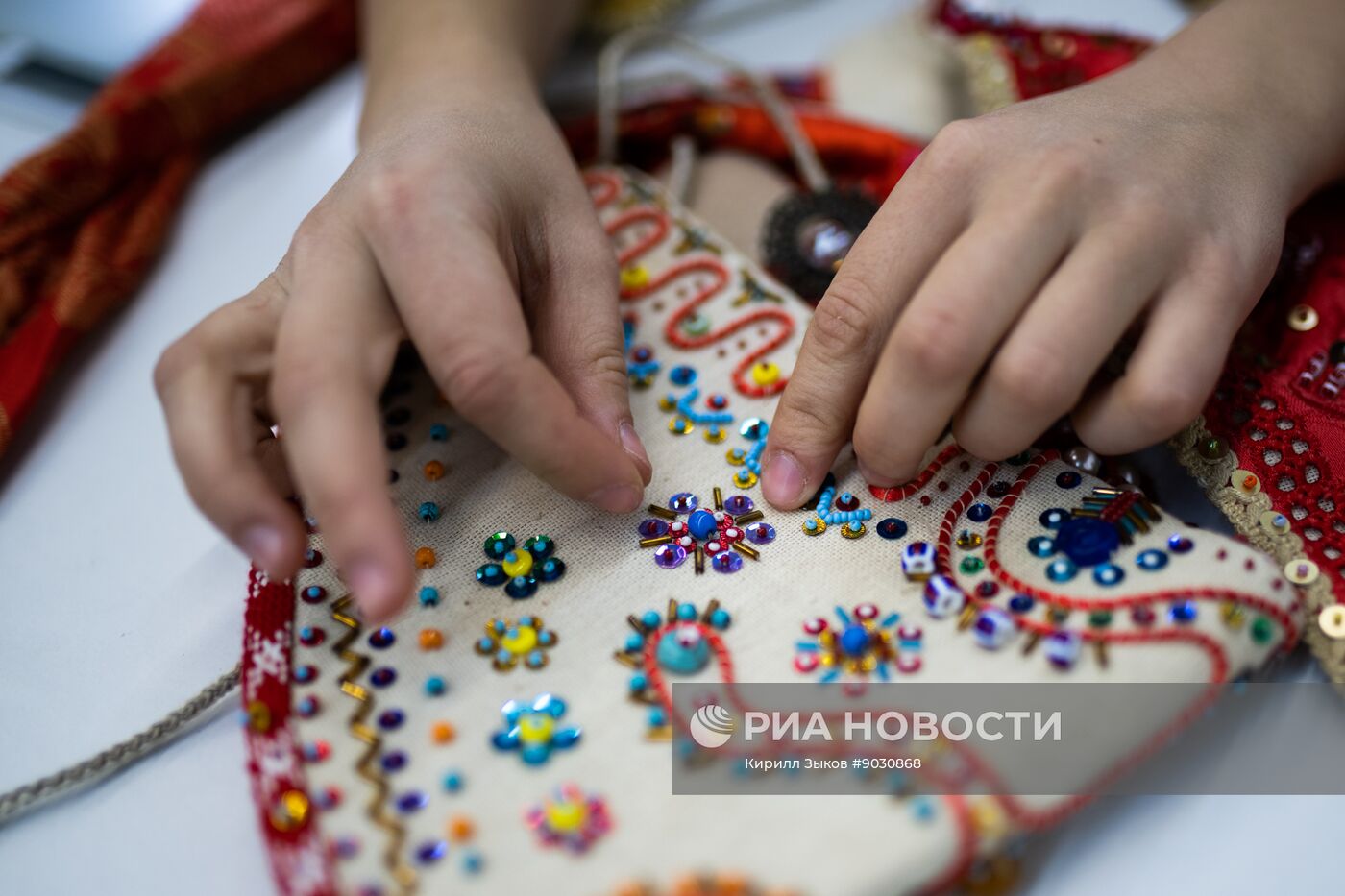 Производство современных кокошников в Москве 