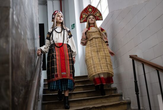 Производство современных кокошников в Москве 