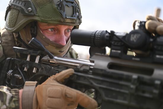 Тренировка подразделения спецназа группировки "Центр"