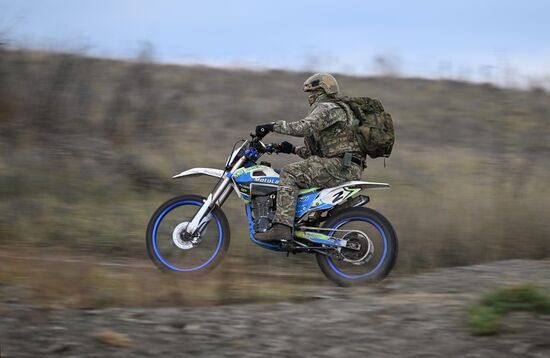 Тренировка подразделения спецназа группировки "Центр"