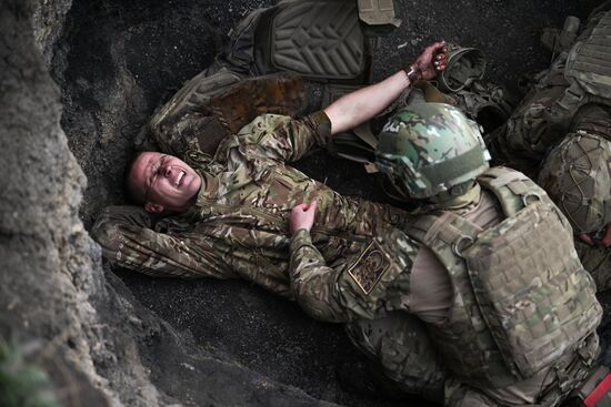 Тренировка подразделения спецназа группировки "Центр"