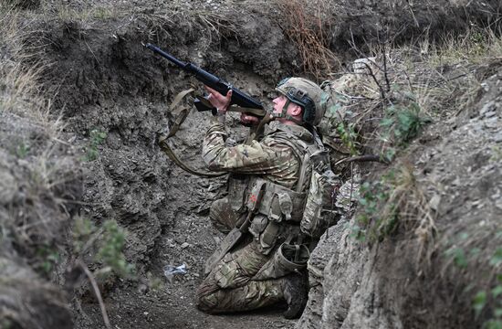 Тренировка подразделения спецназа группировки "Центр"