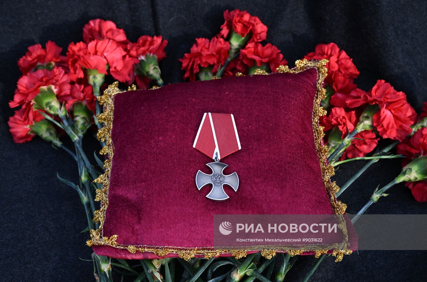 Прощание с военкором РИА Новости Иваном Зуевым