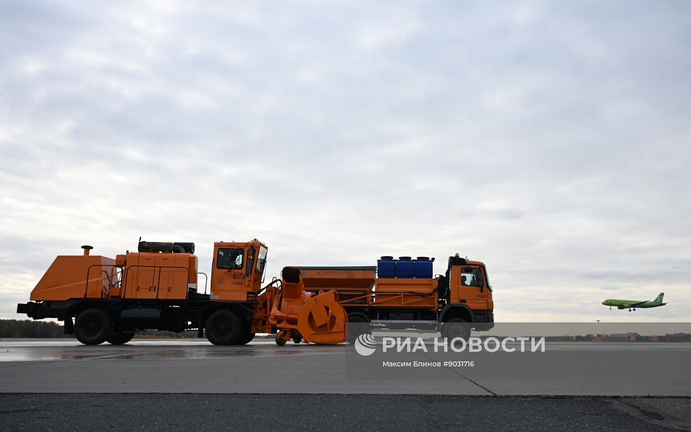 Парад зимней техники в аэропорту Домодедово