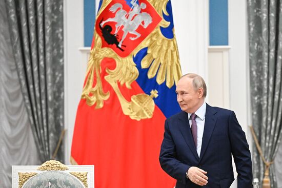 Заседание Совета при президенте РФ по реализации государственной демографической и семейной политики