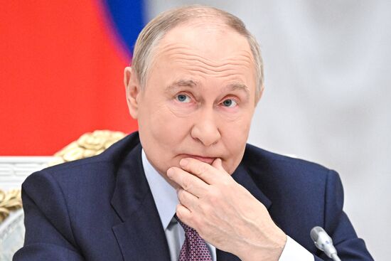 Заседание Совета при президенте РФ по реализации государственной демографической и семейной политики