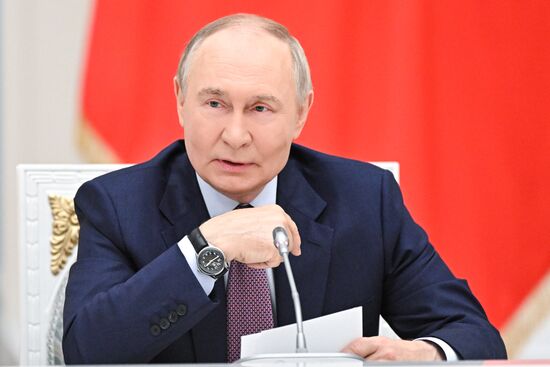 Заседание Совета при президенте РФ по реализации государственной демографической и семейной политики