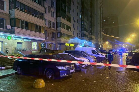 Последствия попадания БПЛА в жилой дом в подмосковном Красногорске