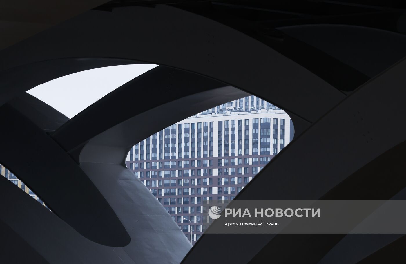 Строительная площадка Большого Смоленского моста в Санкт-Петербурге